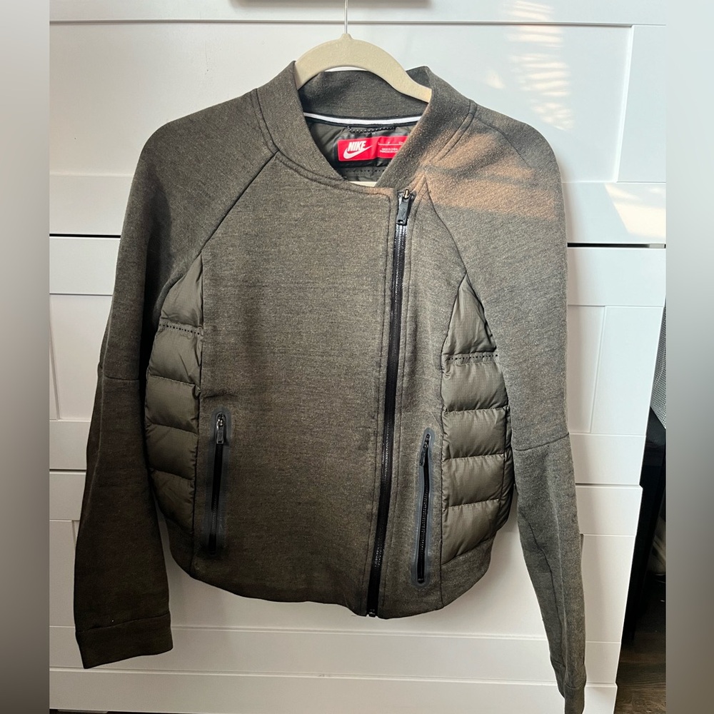Nike aeroloft tech fleece bomber jacket in olive green